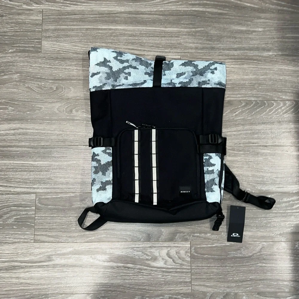 Oakley utility roll up backpack. NWT.